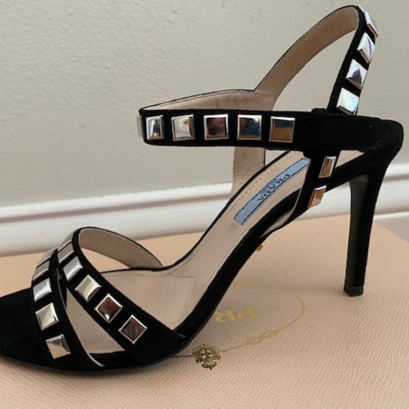 PRADA BLACK PATENT STUDDING SANDAL SIZE 38 NEW - Picture 6 of 9